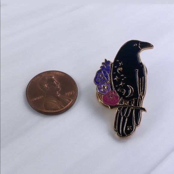 Black Sparrow Enamel Pin / Brooch - Picture 2 of 4